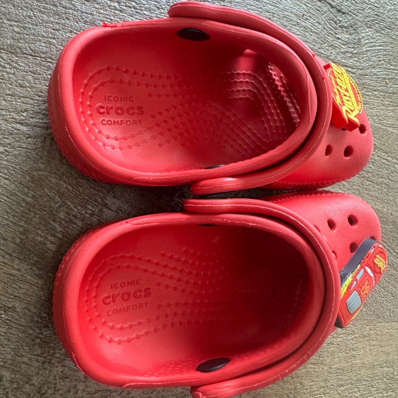 CROCS Red Kids' Clogs with Disney Cars Lightning McQueen Charms - 6C - Picture 5 of 8
